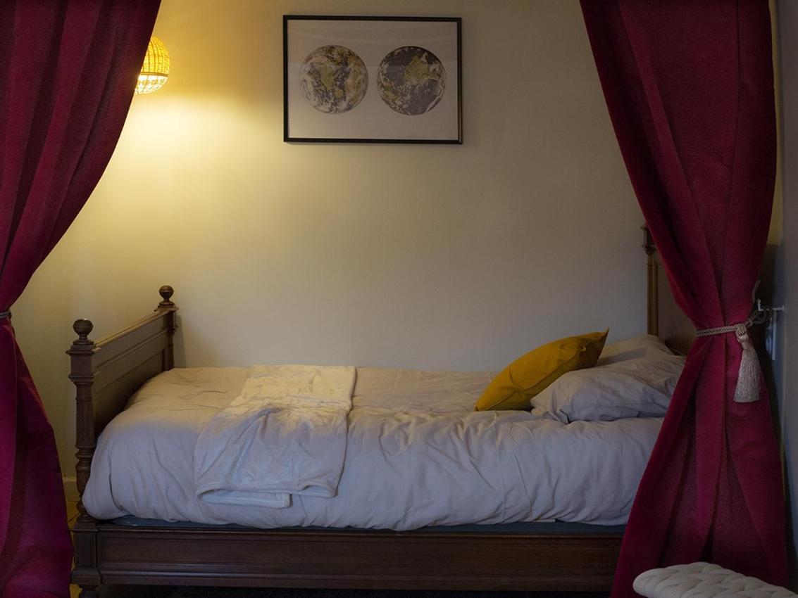Villa Colombier Pontgibaud Room photo